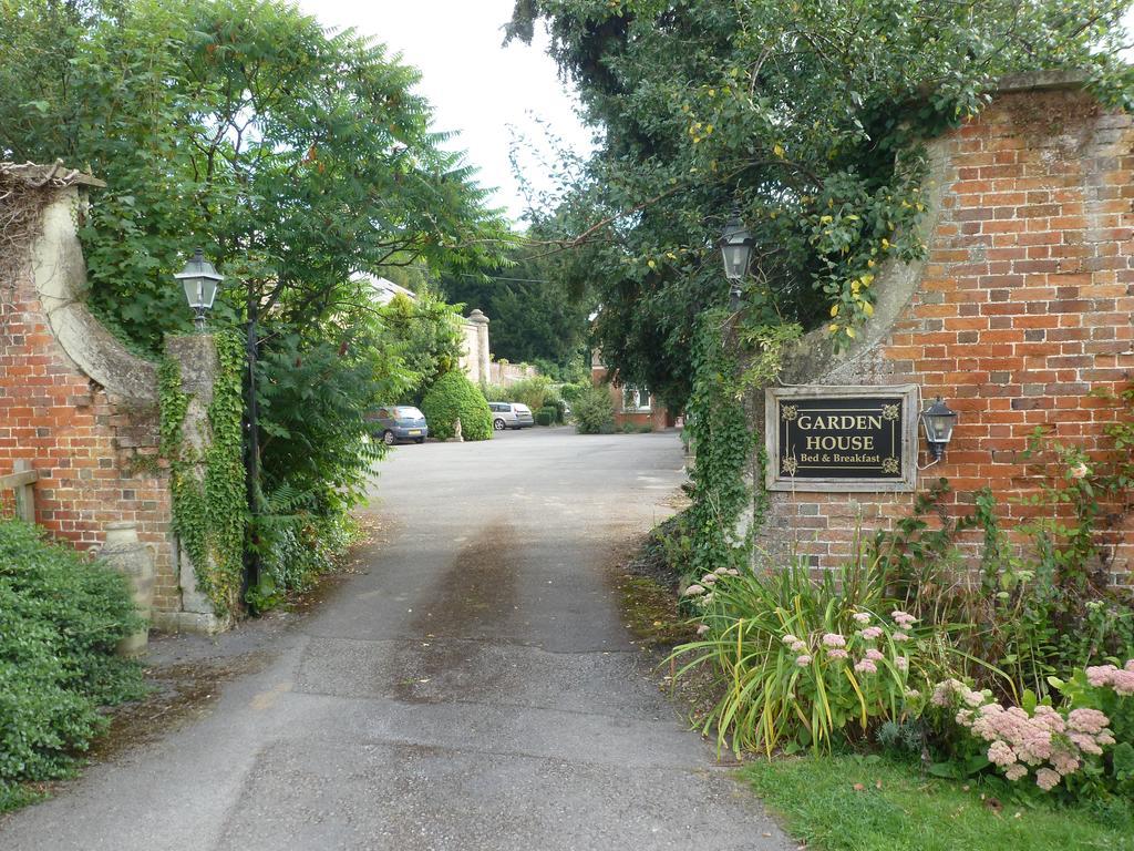 Bed and Breakfast The Garden House Grittleton Esterno foto