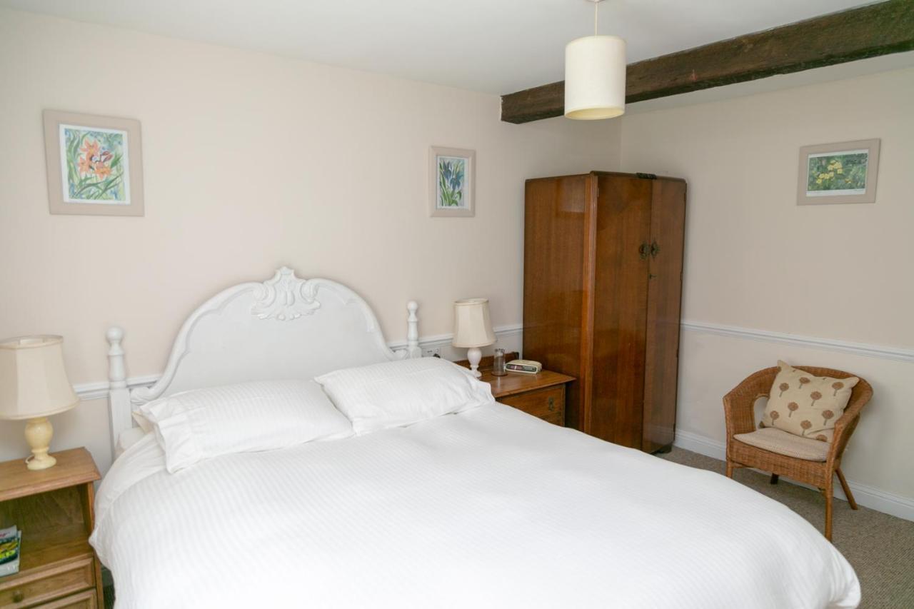 Bed and Breakfast The Garden House Grittleton Esterno foto