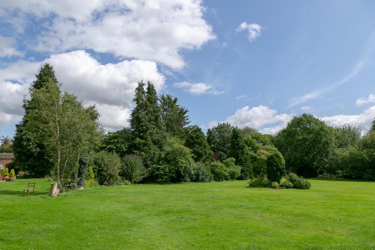 Bed and Breakfast The Garden House Grittleton Esterno foto