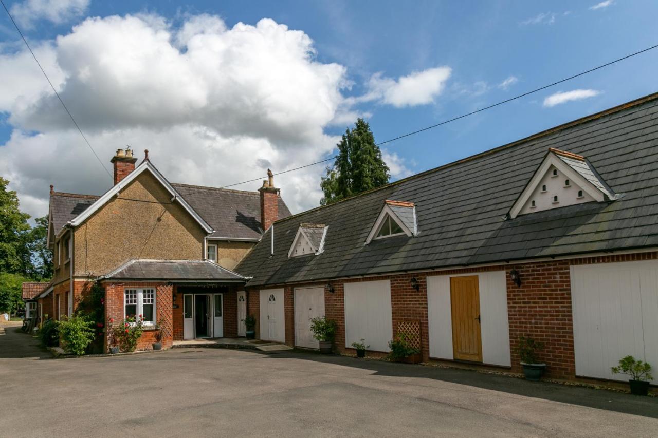 Bed and Breakfast The Garden House Grittleton Esterno foto