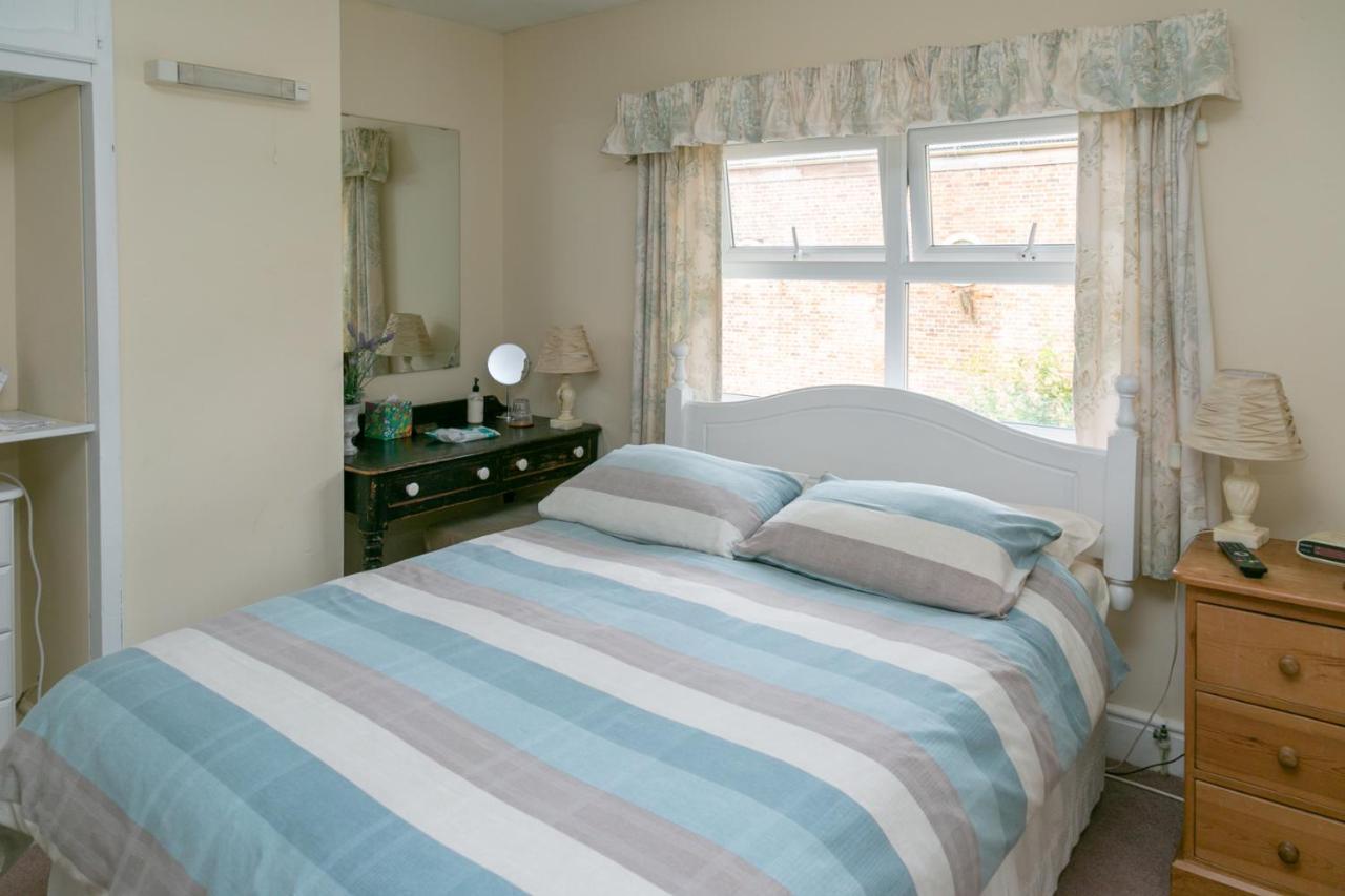 Bed and Breakfast The Garden House Grittleton Esterno foto